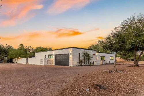 Desert Retreat: Hot Tub, Firepit, Grill, Near Saguaro Nat'l Park & Mt. Lemmon Hotels in Tanque Verde