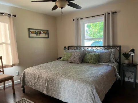 Nicely Decorated 2+ Br Home in Quiet Neighborhood