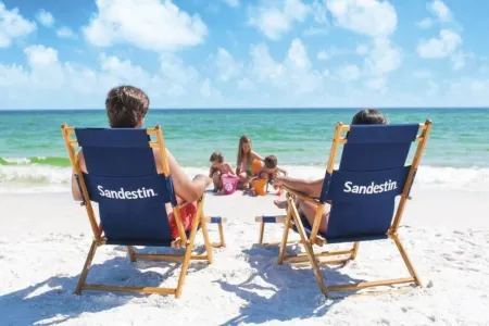 Condo in the Heart of Sandestin with Golf Cart