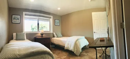 A Romantic Getaway at the "White Water Cove" At Ocean View Rainbow Rock!