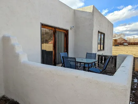 Casa Aliento - A breath of fresh air in Taos! Отели в г. Таос