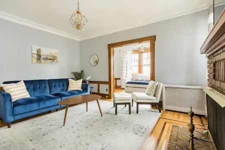 Savvy Traveler 3BR NJ Home with great access to New York City Отели рядом с достопримечательностью «Short Hills Plaza»