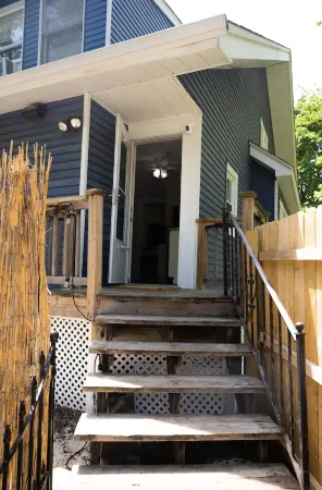 2-bedroom vacation home just 17 minutes drive to Ford Field