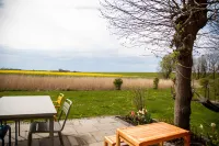 Holiday apartment in a listed building directly on the dyke (Whg. 2) Hotels in der Nähe von Westerdeich