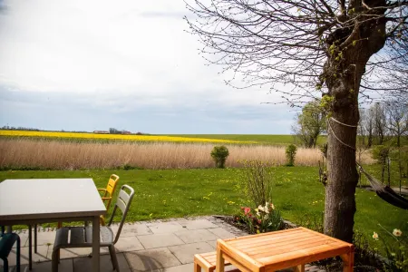 Holiday apartment in a listed building directly on the dyke (Whg. 2) Отели в г. Дорнум