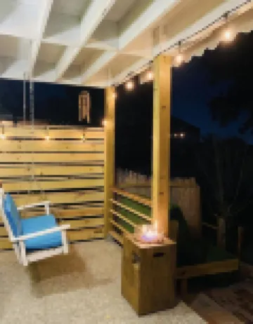 Hot tub, waterfront, Bush Gardens, kajaks, fishing