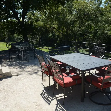 Large River Home with private pool, basketball court, private, pool table