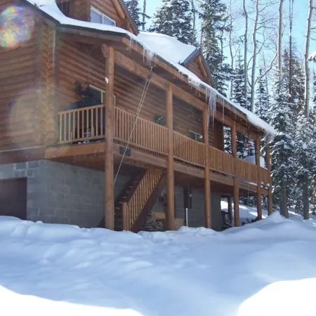 Authentic Log Cabin with Luxuries