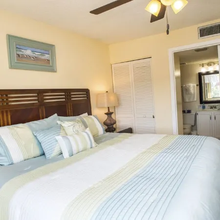 OCEAN VIEW Villa. Steps to the Beach! Pool, Hot Tub, SPECIAL OFF-SEASON RATES!