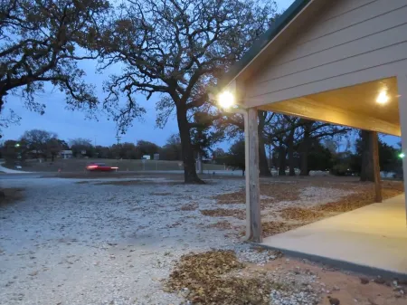 Gorgeous 2 bed 2 bath house on 3 acres off Hwy 82