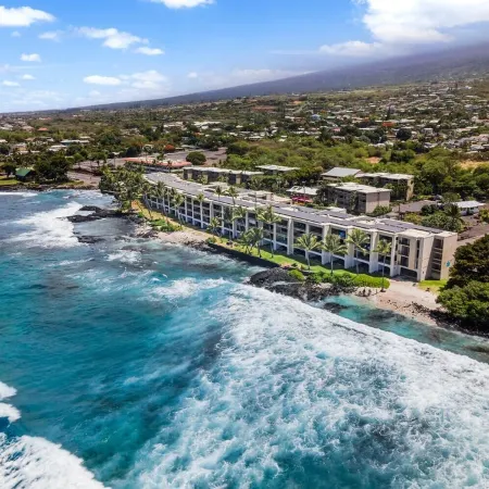 Direct Oceanfront Condo with AC, Amazing Sunsets, Tide Pools, Turtles & Surfers