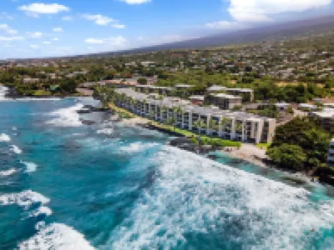 Kona Oceanfront Penthouse Condo: Remodeled, AC, Crashing Waves, Sunsets, Turtles