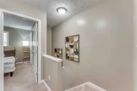 Beautiful 2 bedroom home located by Airport