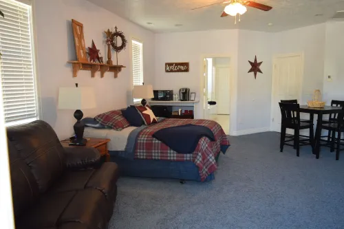 Spacious and Beautiful Private Room located only 30 minutes from Zion!
