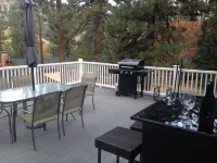 Wrightwood chalet with a/c, fireplace, elevated deck and beautiful views.