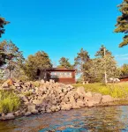 EAGLE LODGE - Cozy Cabin Overlooking the Beautiful E. Fork of the Chippewa River Hotels in Draper