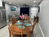 The perfect place very close to downtown and beaches! PETS ARE WELCOME!!