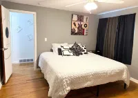 MicStay.Music House.Sleeps 9+.Private hot tub.Family Fun