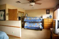 Secluded on 9 acres Beautiful 6,000+ Sq. Ft. Cabin, 6 Bd 4.25 Bath