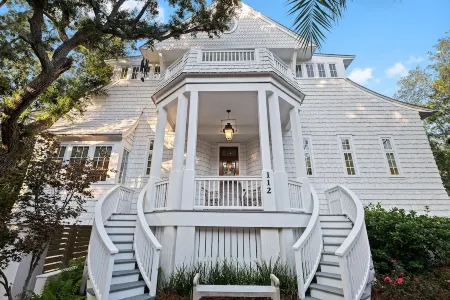 5⭐️ home w/CARR HOUSE!PVT POOL!DUNE BUGGY!6 Seater GOLF CART!5 min walk 2 beach! Отели рядом с достопримечательностью «Парк штата Грейтон Бич»