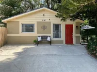 Guesthouse Retreat – Private Pool & King Suite