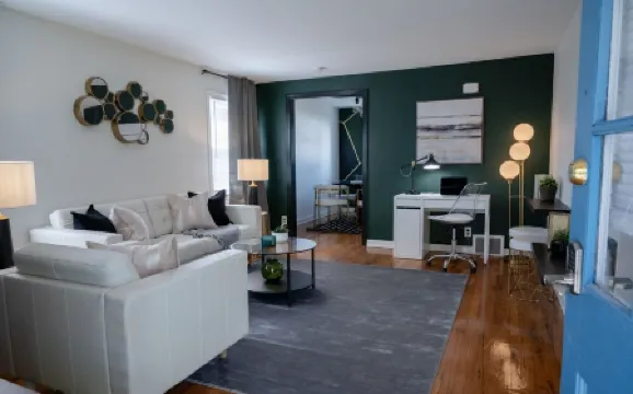 Sleeps 5, 3 Queen Beds, Centrally Located, Near Downtown KC & County Club Plaza