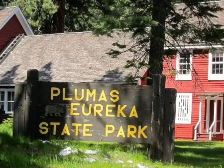 New AC Installed:  3 Bedroom Home with Golf Course View , Dogs OK