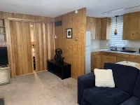 Adorable 1 bedroom, 2 blocks from historic downtown.