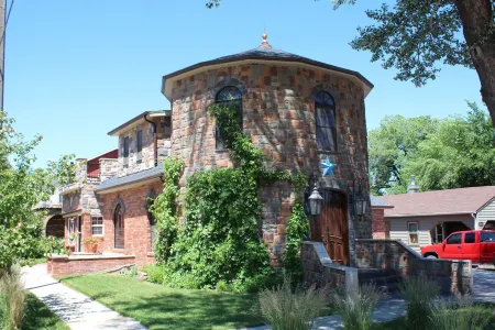 Carter house : 100 year old house with a remodeled castle inspired feel.
