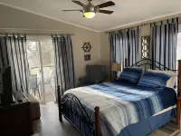 LAKE HAUS- Lake front home! Direct access to Canyon Lake.