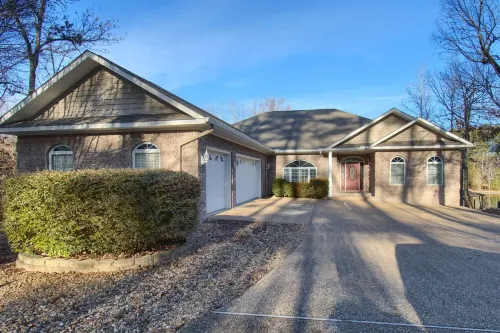 5000 SF 6 Br Lake Balboa Golfers & Boaters Dream Home