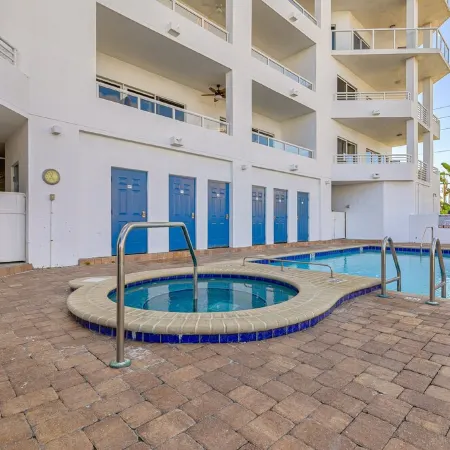 Spacious Waterfront, 3 BR/3 BA, Water Views, Walk to All