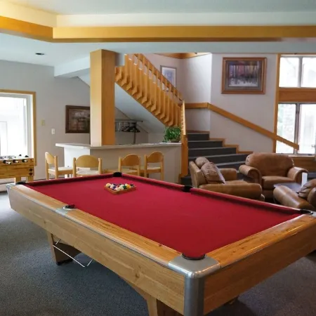 3Br Condo on 10 Mile Creek with Mountain & Creek Views. Close to Main Street!