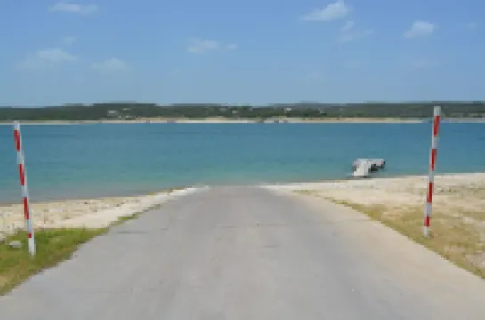 Lake Travis Retreat - Water View