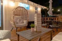 Dreamy Getaway 2br|2ba, Relaxing Backyard w/ Mural