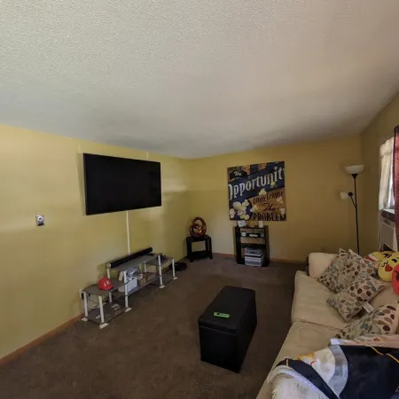 Newly updated and cozy home!  Located near downtown!
