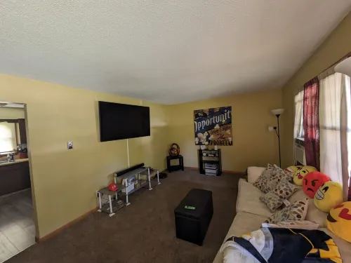 Newly updated and cozy home!  Located near downtown!