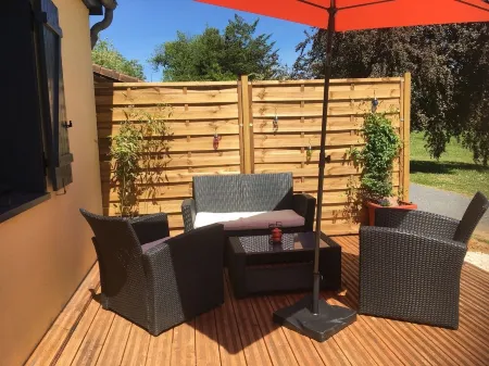 Gîte in the heart of the Périgord Noir in a large, wooded park, in a peaceful setting.