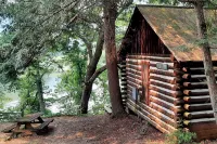 Historic one bedroom log cabin