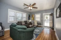 The Bensyn House, Near WTAMU & Town Square Hotels in Canyon