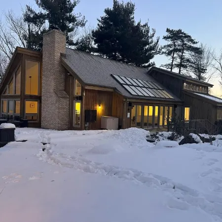 Luxurious Ski in-Ski Out Mnt. Creek/Hot Tub/Tennis & Pickleball/Heated Pool/Golf