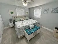 Water Front Home on Canal; Access to the Gulf of Mexico. Hotels in Hudson