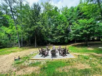 Deluxe Retreat-HTub-Pool Table-Fire Pit-Sauna-Gym Các khách sạn ở Albany