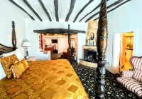 Josefina's King Suite in Historic Old Mesilla Plaza. Hotels in 
