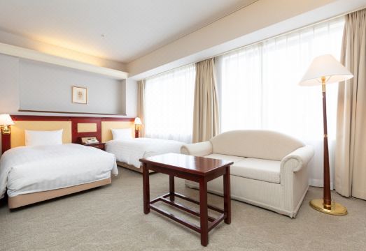 5. 호텔 모나크 돗..