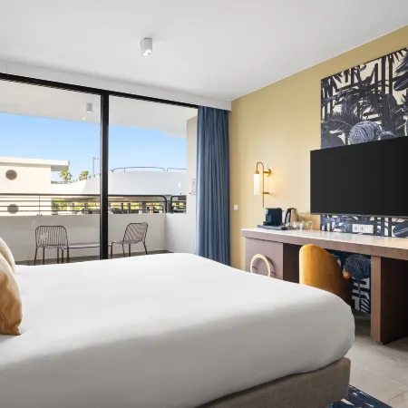 The Rif at Mangrove Beach Corendon Curacao All-Inclusive, Curio by Hilton