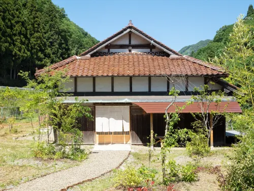 Hinui Hitohi Yasudatei