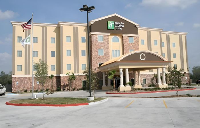 Holiday Inn Express & Suites GEORGE WEST by IHG