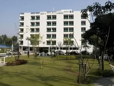 Chomdao Hotel Hotels near Strawberry Town