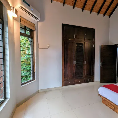 Cozy Private Upstairs Suite｜10 Min Airport｜Balcony